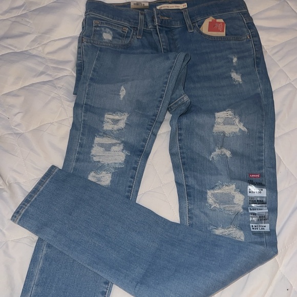 New Levi jeans - Picture 2 of 7